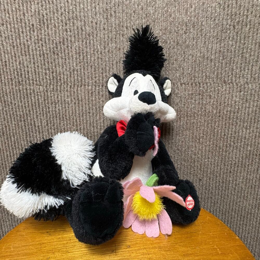 PePe Le Pew I PICK YOU talking plush skunk Hallmark Looney Tunes Warner Bros